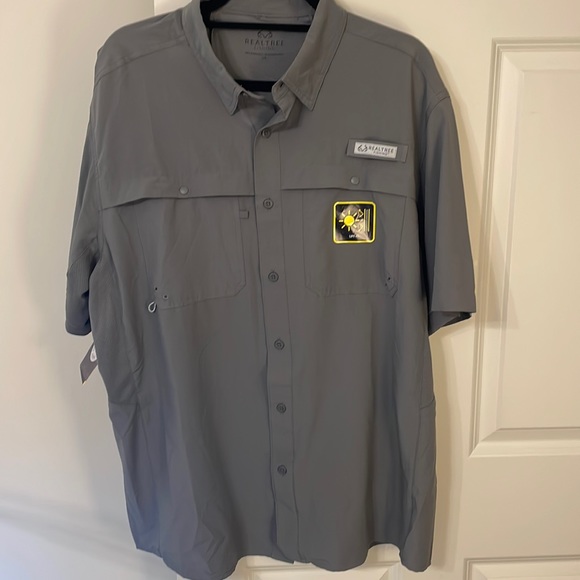 Realtree Shirts Nwt Dark Grey Realtree Short Sleeve Button Down